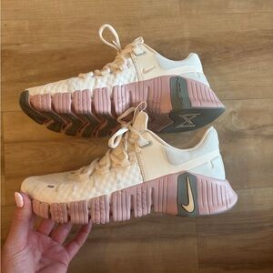Nike Cream and Pink Women's Sneakers